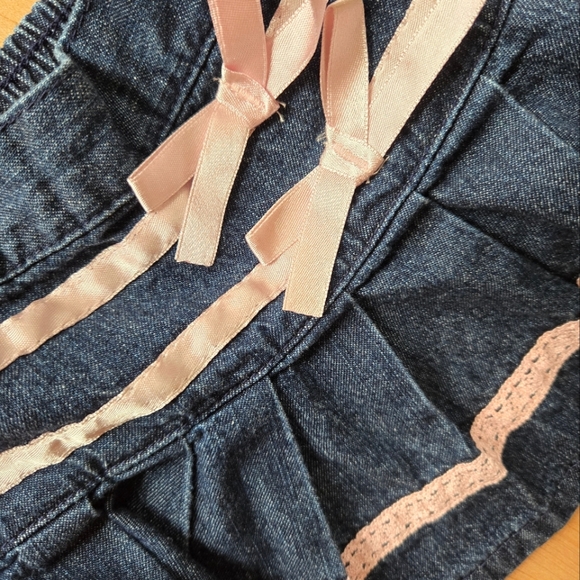 Vintage Y2K early 2000s short mini denim skirt with pink lace/bows - Picture 2 of 5